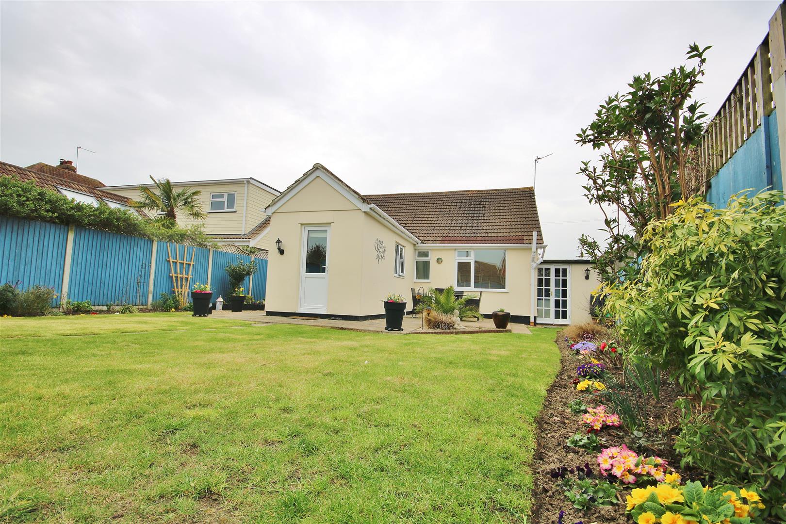 Frinton Road, Kirby Cross, FrintonOnSea Sheen's